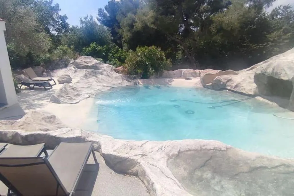 Villa Contemporaine Avec Lagon Sanary-sur-Mer France